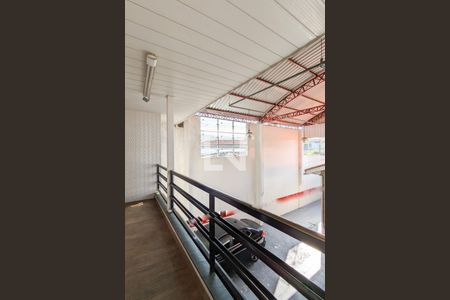 Casa à venda com 338m², 2 quartos e 8 vagas Casa à venda com 338m², 2 quartos e 8 vagasVaranda