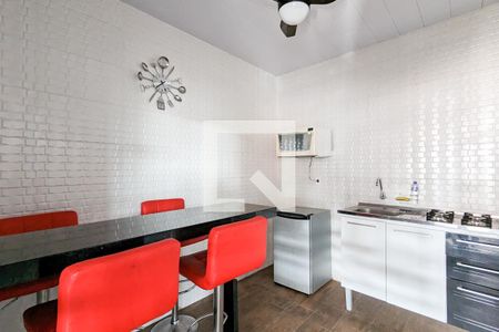 Casa à venda com 338m², 2 quartos e 8 vagas Casa à venda com 338m², 2 quartos e 8 vagasCozinha