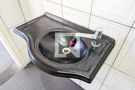 Casa à venda com 338m², 2 quartos e 8 vagas Casa à venda com 338m², 2 quartos e 8 vagasBanheiro de serviço