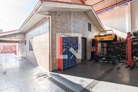 Casa à venda com 338m², 2 quartos e 8 vagas Casa à venda com 338m², 2 quartos e 8 vagasGaragem