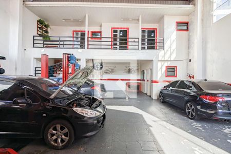 Casa à venda com 338m², 2 quartos e 8 vagas Casa à venda com 338m², 2 quartos e 8 vagasGaragem