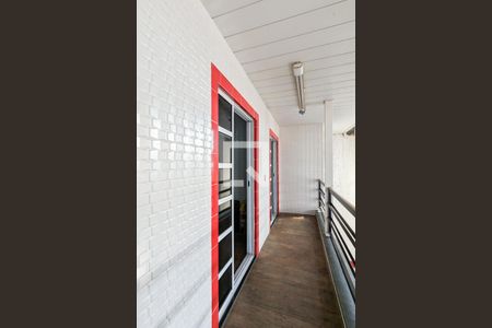 Casa à venda com 338m², 2 quartos e 8 vagas Casa à venda com 338m², 2 quartos e 8 vagasVaranda