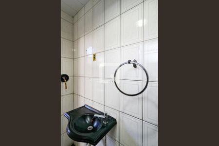 Casa à venda com 338m², 2 quartos e 8 vagas Casa à venda com 338m², 2 quartos e 8 vagasBanheiro de serviço