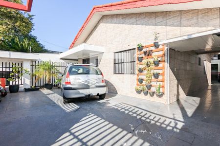 Casa à venda com 338m², 2 quartos e 8 vagas Casa à venda com 338m², 2 quartos e 8 vagasGaragem