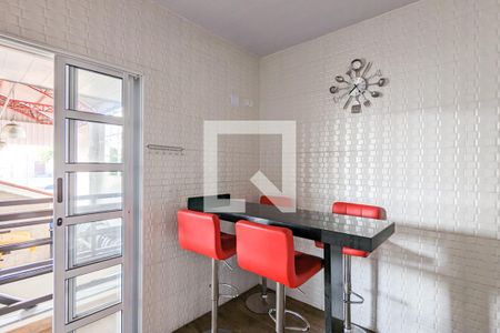 Casa à venda com 338m², 2 quartos e 8 vagas Casa à venda com 338m², 2 quartos e 8 vagasCozinha