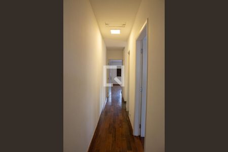 Corredor Piso Superior de casa para alugar com 4 quartos, 250m² em Vila Romana, São Paulo