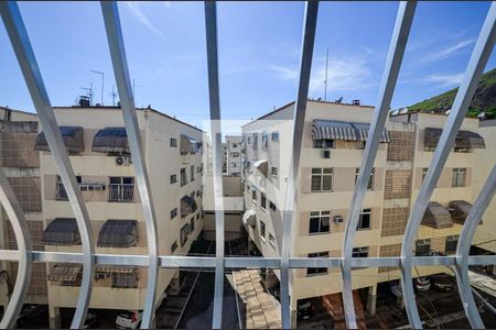 Quarto 1 de apartamento para alugar com 2 quartos, 60m² em Largo do Barradas, Niterói