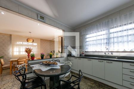 Casa à venda com 286m², 4 quartos e 4 vagasCozinha