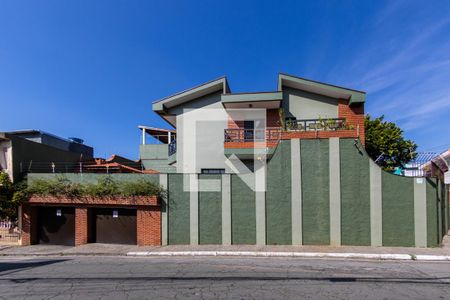 Casa à venda com 286m², 4 quartos e 4 vagasFachada