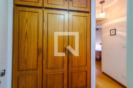 Apartamento à venda com 100m², 3 quartos e 2 vagascorredor