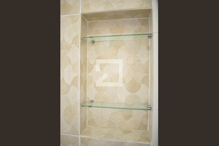 Casa para alugar com 80m², 2 quartos e sem vagaDetalhe do banheiro