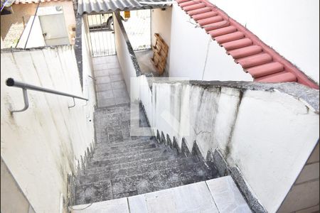 Casa para alugar com 80m², 2 quartos e sem vagaEscada
