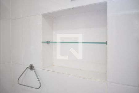 Casa para alugar com 80m², 2 quartos e sem vagaDetalhe do banheiro