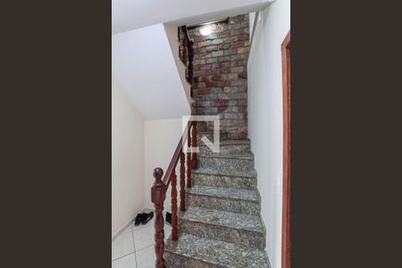 Escada de casa à venda com 3 quartos, 229m² em Canaa, Belo Horizonte