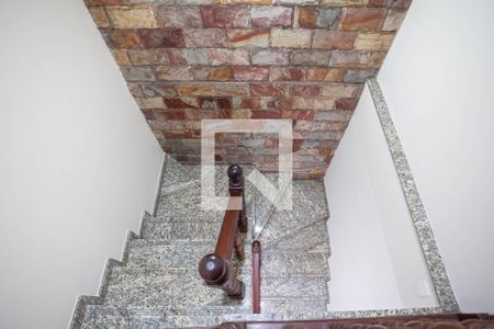 Escada de casa à venda com 3 quartos, 229m² em Canaa, Belo Horizonte