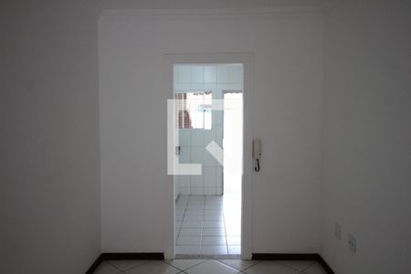 Sala de casa de condomínio para alugar com 2 quartos, 60m² em Santa Mônica, Belo Horizonte