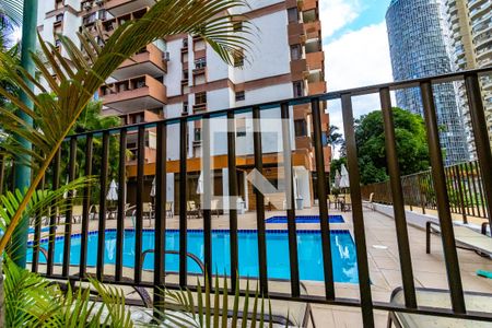 Apartamento para alugar com 119m², 3 quartos e 2 vagas Apartamento para alugar com 119m², 3 quartos e 2 vagasÁrea comum - Piscina