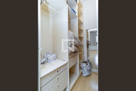 Apartamento para alugar com 119m², 3 quartos e 2 vagas Apartamento para alugar com 119m², 3 quartos e 2 vagasCloset da suíte