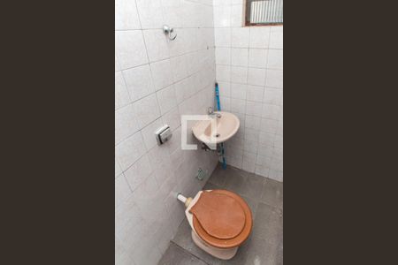 Casa para alugar com 180m², 3 quartos e 2 vagasBanheiro de Serviço