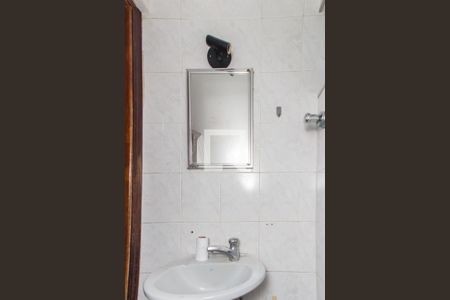 Lavabo   de casa para alugar com 3 quartos, 180m² em Vila Constança, São Paulo