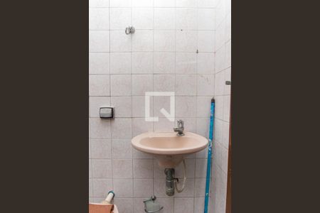 Casa para alugar com 180m², 3 quartos e 2 vagasBanheiro de Serviço