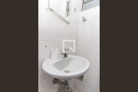 Lavabo   de casa para alugar com 3 quartos, 180m² em Vila Constança, São Paulo