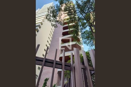 Apartamento à venda com 241m², 5 quartos e 4 vagasFachada