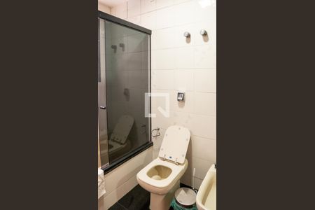 Apartamento à venda com 241m², 5 quartos e 4 vagasBanheiro da Suíte 1