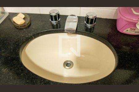 Apartamento à venda com 241m², 5 quartos e 4 vagasBanheiro da Suíte 1