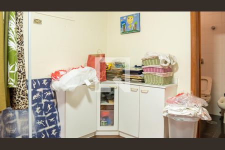 Apartamento à venda com 241m², 5 quartos e 4 vagasQuarto 2