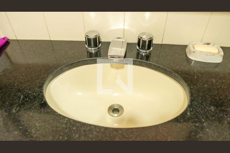 Apartamento à venda com 241m², 5 quartos e 4 vagasBanheiro da Suíte 2