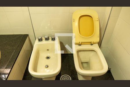 Apartamento à venda com 241m², 5 quartos e 4 vagasBanheiro da Suíte 3