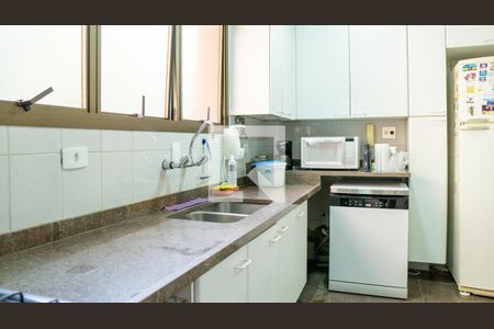 Apartamento à venda com 241m², 5 quartos e 4 vagasCozinha