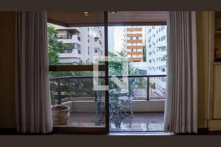 Apartamento à venda com 241m², 5 quartos e 4 vagasSala
