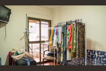 Apartamento à venda com 241m², 5 quartos e 4 vagasQuarto 2