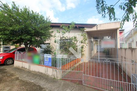 Casa à venda com 231m², 5 quartos e 2 vagasFachada