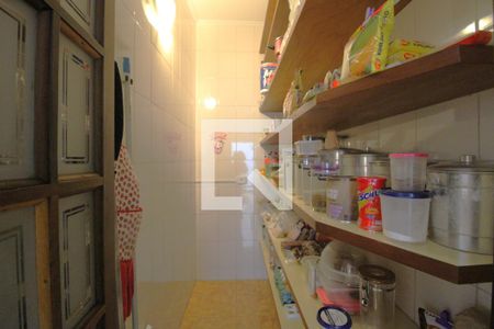 Casa à venda com 300m², 3 quartos e 3 vagasDespensa