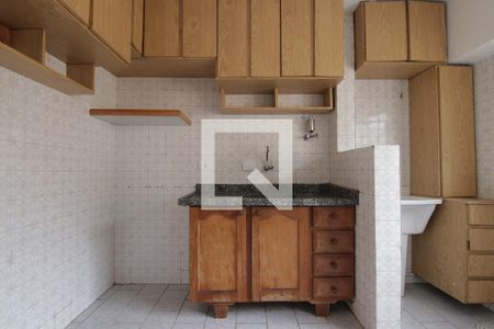 Cozinha  de apartamento para alugar com 1 quarto, 47m² em Vila Domitila, São Paulo