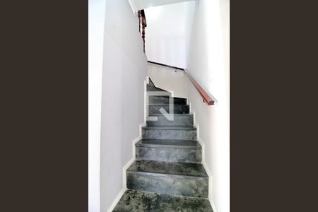 Escada de casa à venda com 3 quartos, 255m² em Parque das Nações, Santo André