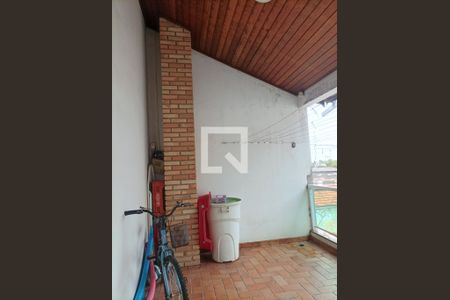 Casa à venda com 250m², 5 quartos e 2 vagas Casa à venda com 250m², 5 quartos e 2 vagasLavanderia