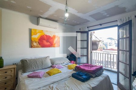 Casa à venda com 256m², 3 quartos e 3 vagasQuarto 1 Suite