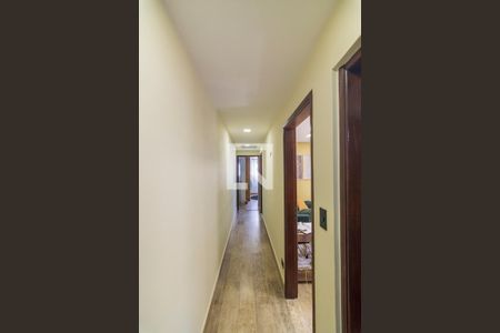 Casa à venda com 256m², 3 quartos e 3 vagasCorredor