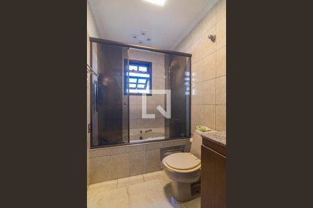 Casa à venda com 256m², 3 quartos e 3 vagasBanheiro da Suite