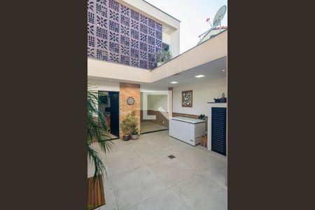 Casa à venda com 256m², 3 quartos e 3 vagasQuintal