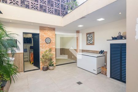 Casa à venda com 256m², 3 quartos e 3 vagasQuintal