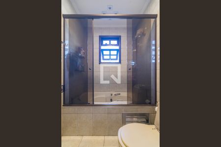 Casa à venda com 256m², 3 quartos e 3 vagasBanheiro da Suite