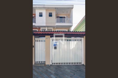 Casa à venda com 256m², 3 quartos e 3 vagasFachada