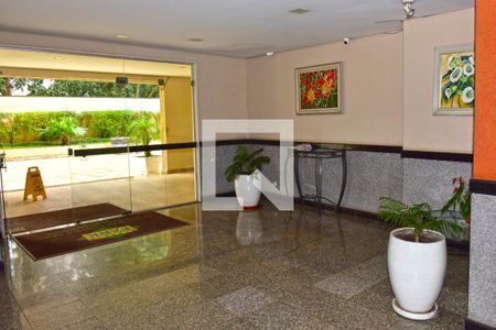 Apartamento para alugar com 74m², 3 quartos e 2 vagasHall social