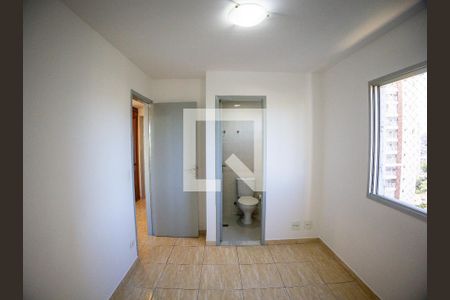 Suíte de apartamento para alugar com 3 quartos, 74m² em Jardim Consorcio, São Paulo