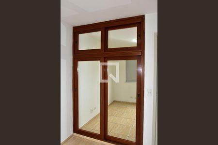 Apartamento para alugar com 74m², 3 quartos e 2 vagasQuarto 2 - Armários